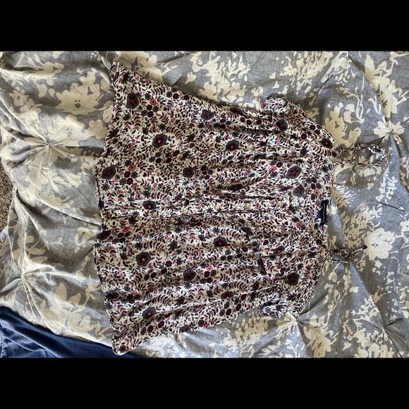 American Eagle Floral Crop Top - Picture 3 of 3